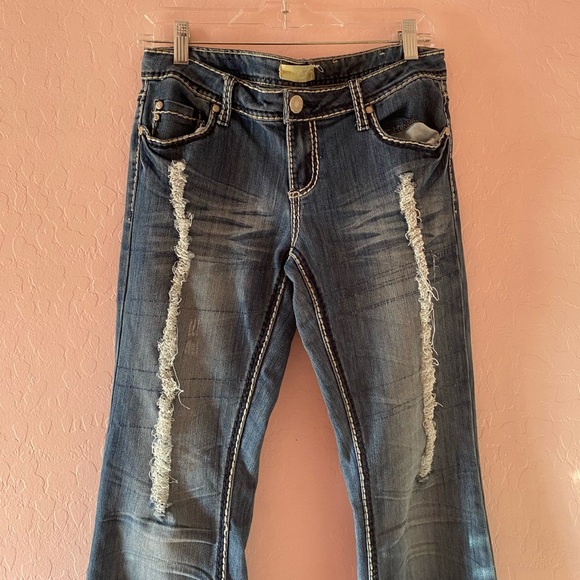 Deadstock Almost Famous Ripped Jeans - Picture 1 of 6